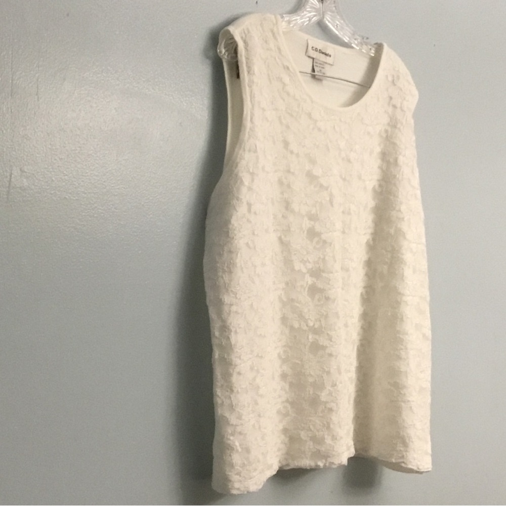 C.D. Daniels women’s brand new white sleeveless top